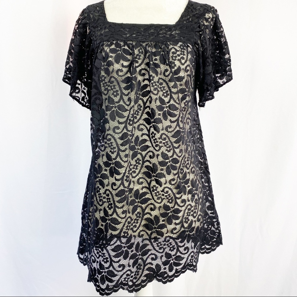 NWOT Loft Women's Petite Floral Lace Top in Black